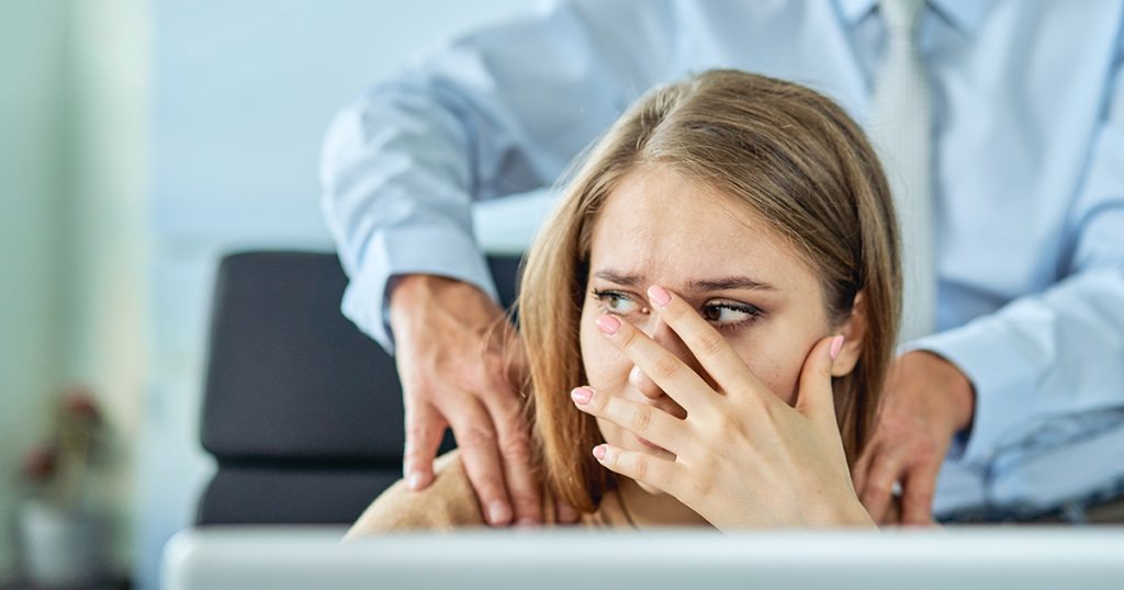 Aprende a rconocer las conductas sobre acoso laboral en los lideres de tu equipo de trabajo y evita demandas