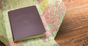 para contratar a un extranjero lo primero que hay que hacer es consultar la ley de extranjeria